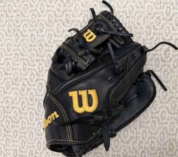 Adult Wilson A950 Adult Baseball Glove 11.5" Black Infield A09RB220I115 RHT
