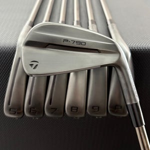 TAYLORMADE P790 BATTLE WORN IRON SET 4-P