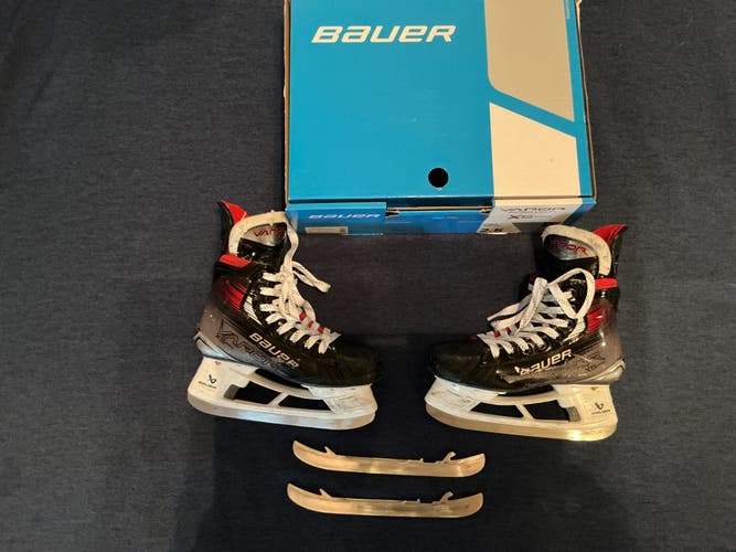 Black/Gray Bauer Vapor 5x Pro Hockey Skates Regular Width Size 2.5 (Used)