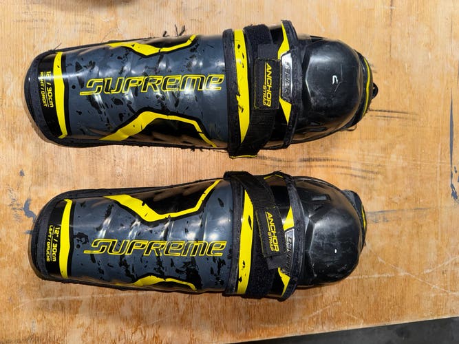 Junior Bauer Supreme S29 12" Shin Pads (Used)