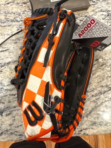 2025 Wilson A2000 RH Infield Baseball Glove 12.25" (New)