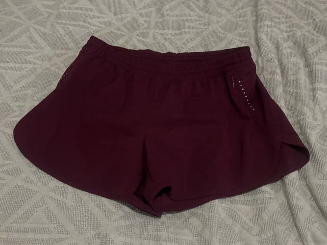 Old Navy Active Women’s Medium Shorts Maroon