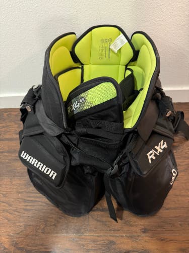 Senior Medium Warrior Ritual X4 E+ Hockey Goalie Pants (like new)