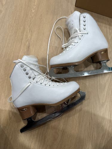 Jackson Ultima Freestyle Figure Skates B Adult 6.5 ( slightly Used)