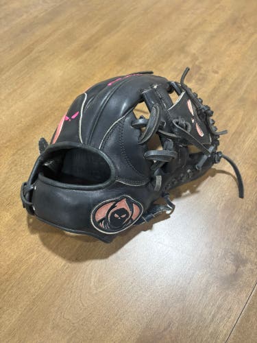 Unbranded RH Infield Baseball Glove 11.75" (Used)