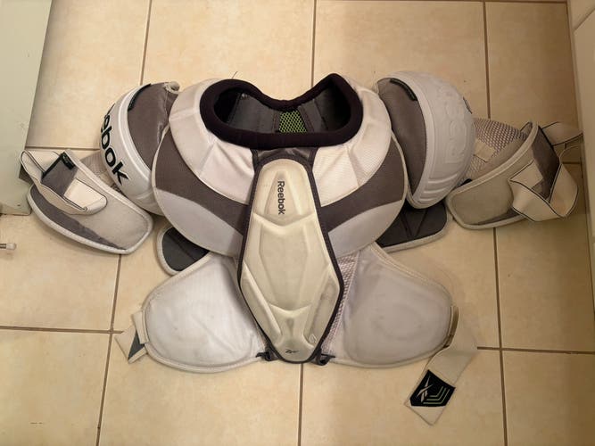Men's Large Senior Reebok 20K Shoulder Pads Pro Stock (Used)