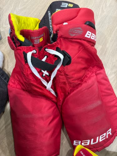 Junior Medium Bauer Supreme Mach Hockey Pants (Used)