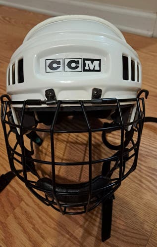 Medium CCM Tacks 652 Helmet combo FM480(Like New) Made in Canada
