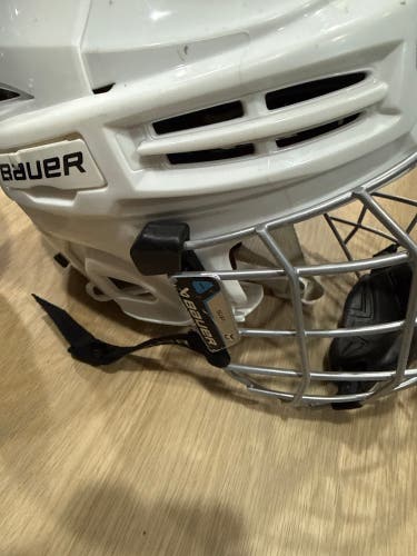 Small Bauer Re-Akt Helmet (New)
