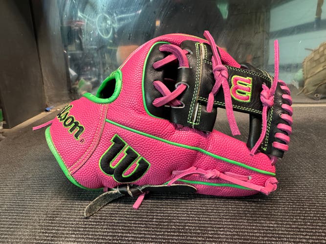 Wilson A2000 RH Game Ready Baseball Glove 11.5"