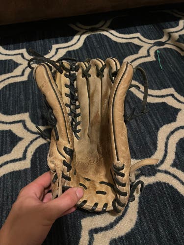 Easton Pro Collection RH Outfield Baseball Glove 12.75" (Used)