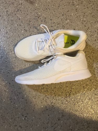 Men's Size 13.0 (W 14.0) Adult Nike Shoes (New)