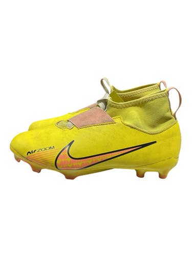 Used Nike Soccer Cleats Yellow Junior 05 11847-s000036124