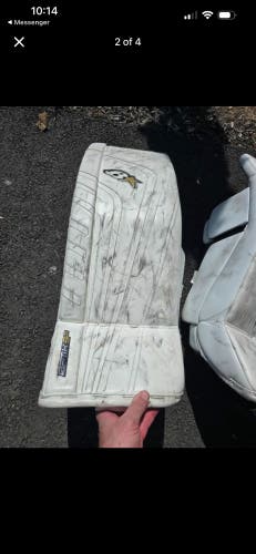 33" Brian's Optik 9.0 Goalie Leg Pads (Used)