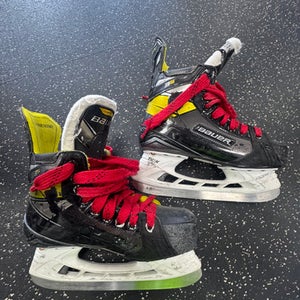 Used Bauer Supreme 3s Junior Hockey Skate Junior 05 11849-s000040660