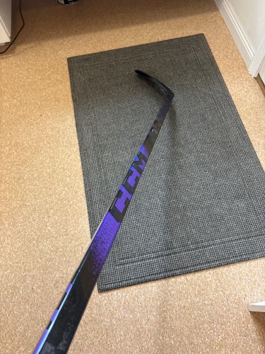 Intermediate CCM Ribcor Trigger 10 Pro Right Handed Hockey Stick P28 55 Flex (New)