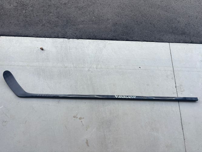 Senior Bauer Vapor Flylite Right Handed Hockey Stick P28M 102 Flex Pro Stock (New)