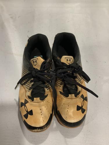 Used Under Armour Baseball Cleats Junior 06 Baseball And Softball Cleats 10743-s000404772