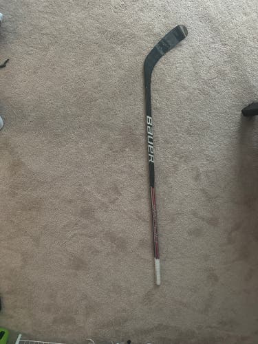 Senior Bauer Vapor Hyperlite Right Handed Hockey Stick P92 70 Flex Pro Stock (Used)