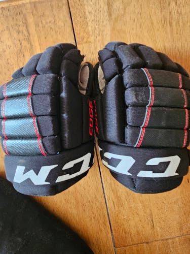 CCM Edge Gloves 10" (Used)