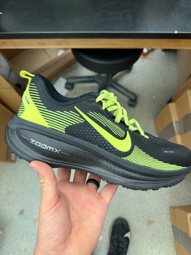 Size 11 - Nike Vomero 18 Men’s ID By You (NO BOX) IO7528-900