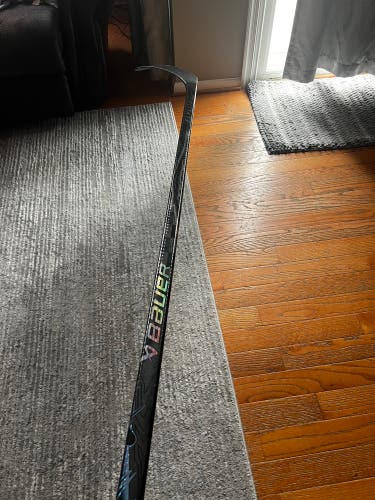 Senior Bauer Vapor Flylite Right Handed Hockey Stick P86 87 Flex Pro Stock (New)