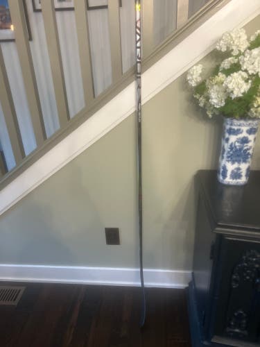 Intermediate Bauer Vapor Hyperlite 2 Left Hand Hockey Stick P92M 65 Flex (Used)