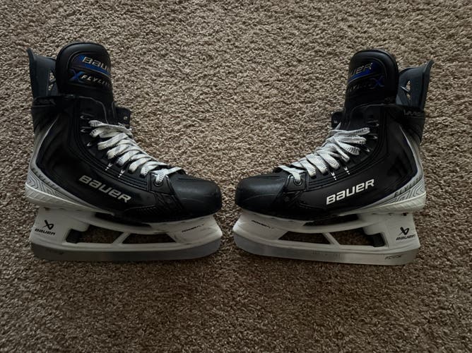 2025 Bauer Vapor Flylite Hockey Skates Regular Width 7.5 (Used)