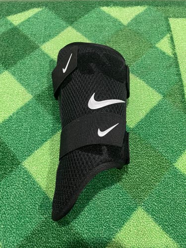 Brand New Black Nike Right handed Senior Shin Guard
