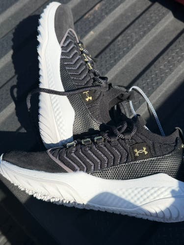 Men's Size M 6.5 (W 7.5) Under Armour Bryce harper Turf Cleats (New)