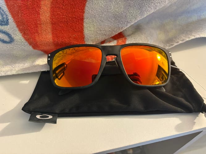 Unisex Oakley Sunglasses (New) $174 retail