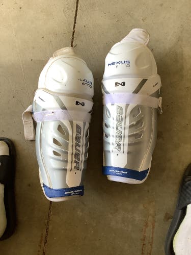 Intermediate Bauer Nexus 6000 11" Shin Pads (Used)