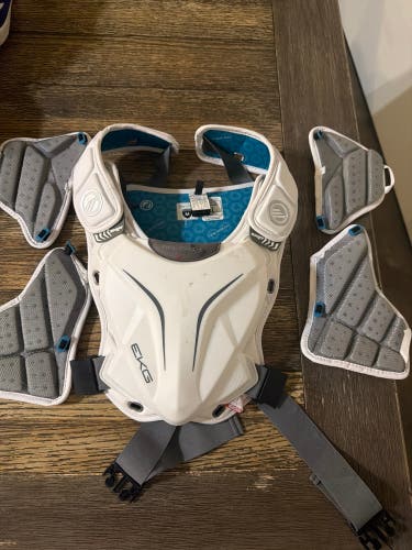 Medium Adult Maverik Shift Shoulder Pads (Used)