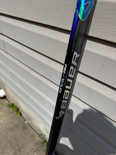 Senior Bauer Vapor Flylite Right Handed Hockey Stick P92 70 Flex (Used)