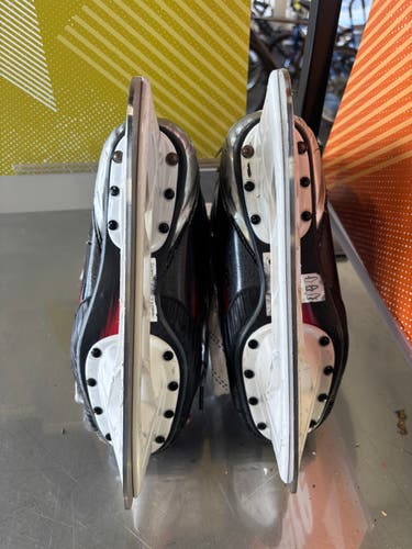 Bauer Vapor X4 Hockey Skates Size 6 (Used)