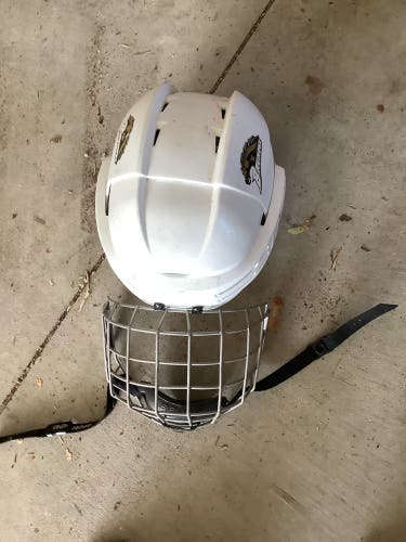 Medium Bauer Re-Akt 150 Helmet (Used)