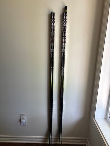 Senior Bauer Vapor Hyperlite 2, 4 Right Handed Hockey Stick 2X P90TM, 2X P92M 70 Flex Pro Stock New