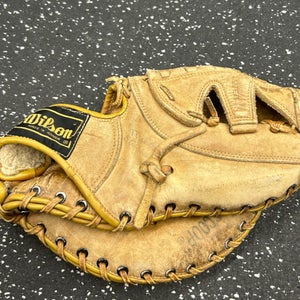 Wilson RH First Base A2851 Baseball Glove 11" (Used)