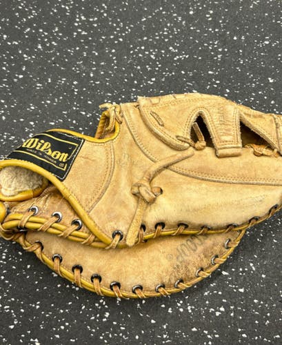 Wilson RH First Base A2851 Baseball Glove 11" (Used)