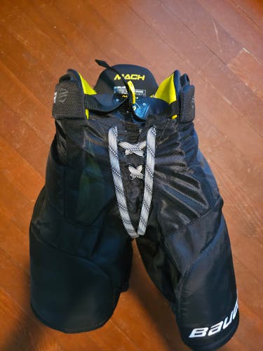 Youth Large Bauer Supreme Mach Hockey Pants (Used)