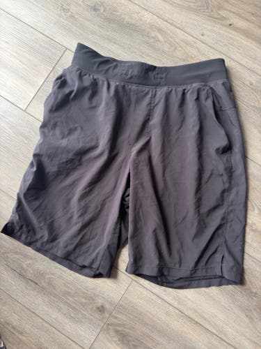 Black Small Men's Lululemon Shorts 9 inch