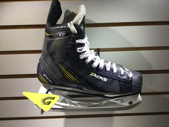 CCM Tacks 4052 Hockey Skates Regular Width 7.5 (Used)