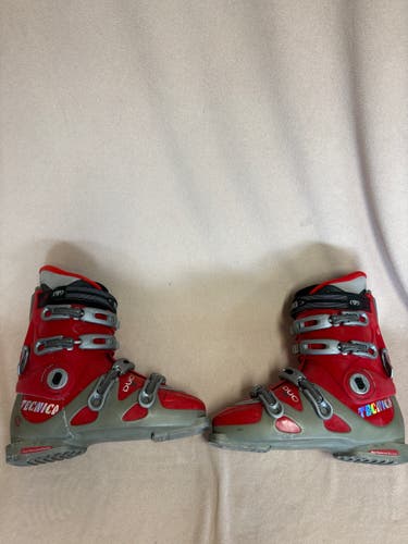 Mondo 28 & 28.5 Unisex Tecnica All Mountain Duo 90 Ski Boots (Used)