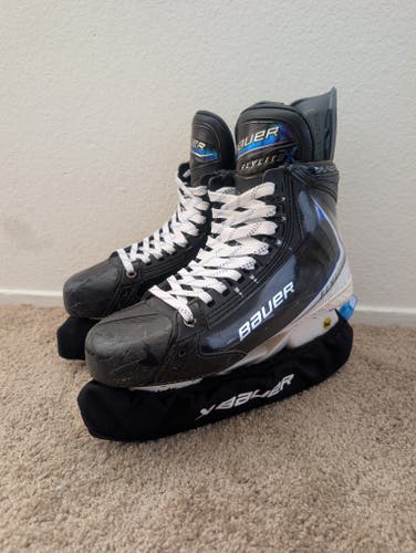 Black/White Bauer Vapor Flylite Hockey Skates Regular Width 8.5 (Used)