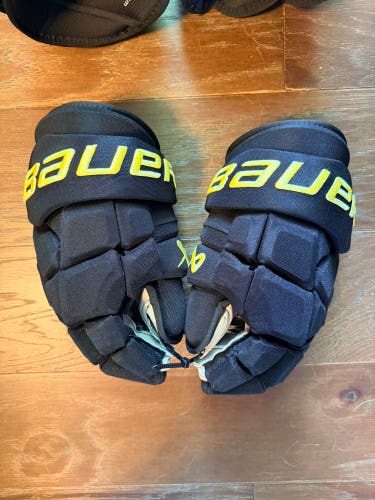 Bauer Supreme Mach Gloves 14" Pro Stock (New)Canucks Skate