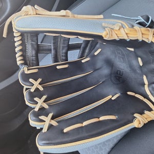 Outfield LH Wilson A2000 Baseball Glove 12.75" (New)