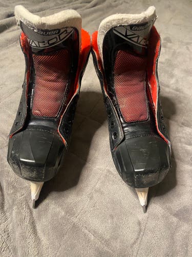 2019 Bauer Vapor X2.7 Hockey Goalie Skates Regular Width Size 4 (Used)