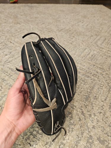 Wilson A2K RHT Infield 1787 Baseball Glove 11.75" (Used)