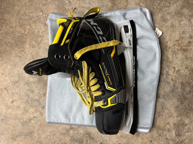 CCM Super Tacks AS3 Pro Hockey Goalie Skates Regular Width 7.5 (Used)