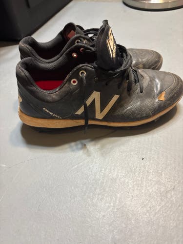 Black Men's Size M 10.0 (W 11.0) Adult New Balance Metal Cleats (Used)